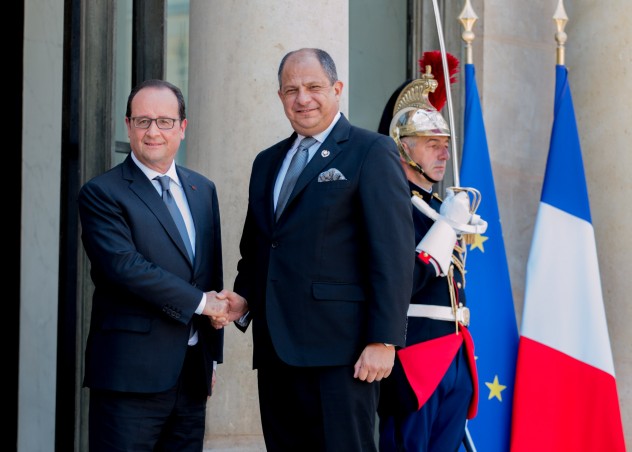 Presidente Luis Guillermo Solís saluda a su homólogo Presidente de Francia, Francois Hollande