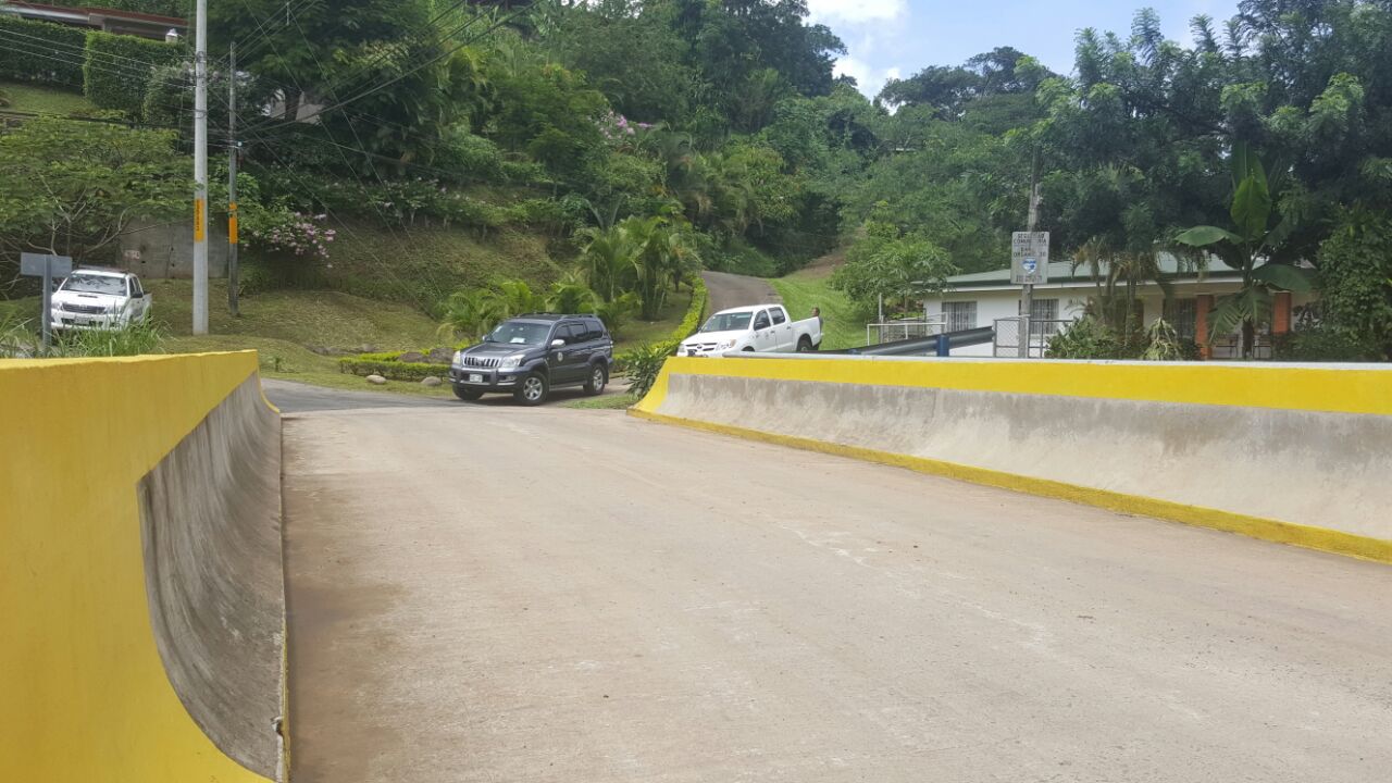 Puente sobre Quebrada Piritas en Calle Muñoz San Miguel de Naranjo.