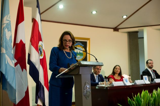 Corazon Azul Casa Presidencial Costa Rica, Vicepresidenta Ana Helena Chacon, Presidente Luis Guillermo Solis, ONU, Trata Personas, fotos por Roberto Carlos Sanchez